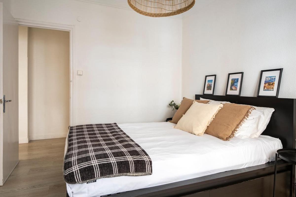 Cornelia 31- Your In * Santander